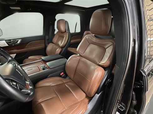 Used 2022 Lincoln Navigator L Reserve w/ Equipment Group 201A AWD/4WD image 8