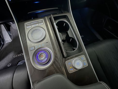 Used 2021 Genesis GV80 3.5T w/ Advanced Package 06 AWD/4WD image 22