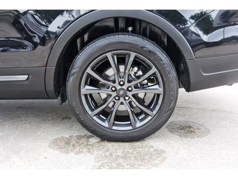 Used 2018 Ford Explorer XLT w/ Equipment Group 202A FWD image 31