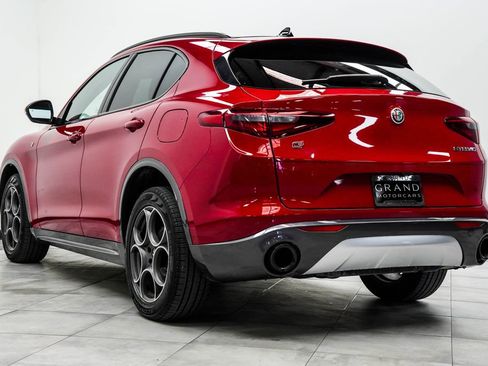 Used 2023 Alfa Romeo Stelvio Ti AWD/4WD image 10