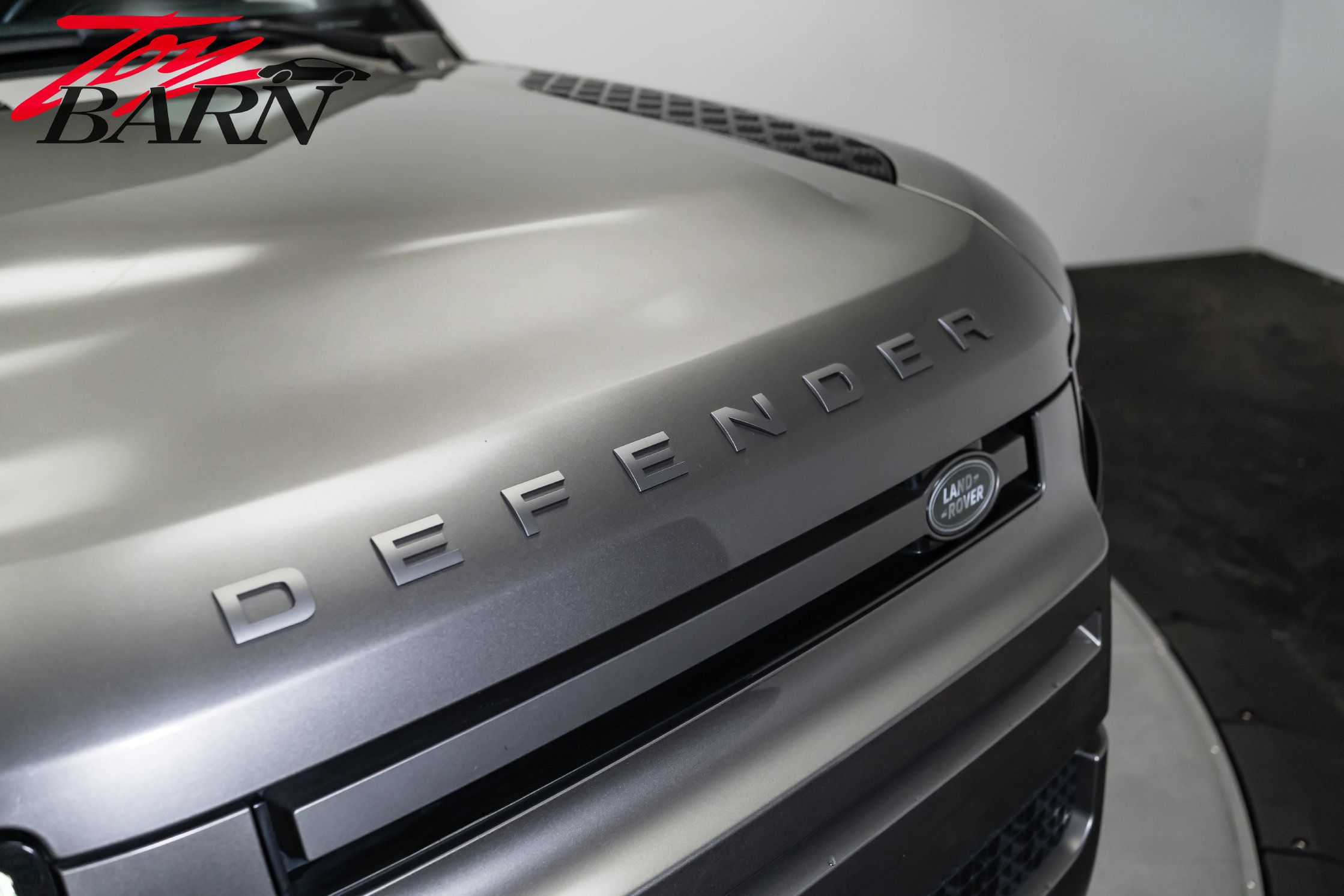 Used 2024 Land Rover Defender 110 X-Dynamic SE AWD/4WD image 9