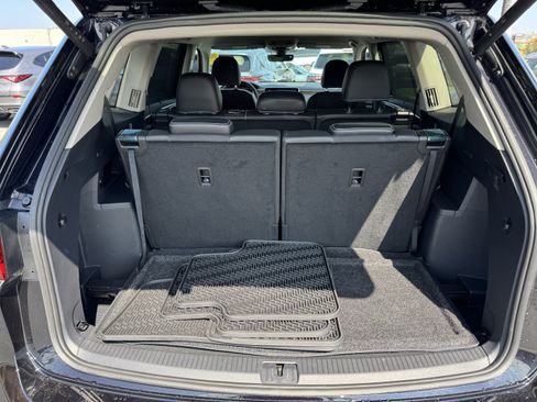 Used 2026 Volkswagen Atlas SE FWD image 35