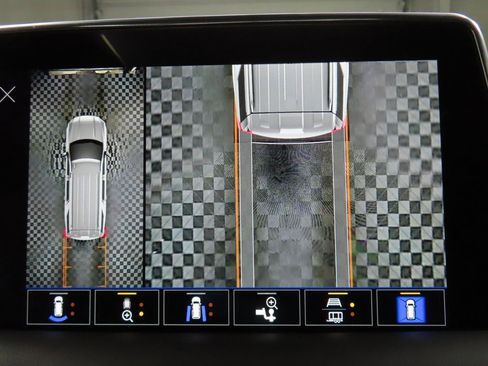 Used 2024 GMC Yukon AT4 image 17