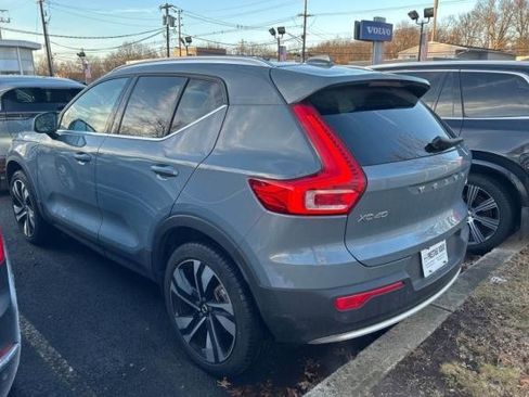 Used 2023 Volvo XC40 B5 Plus w/ Climate Package image 4