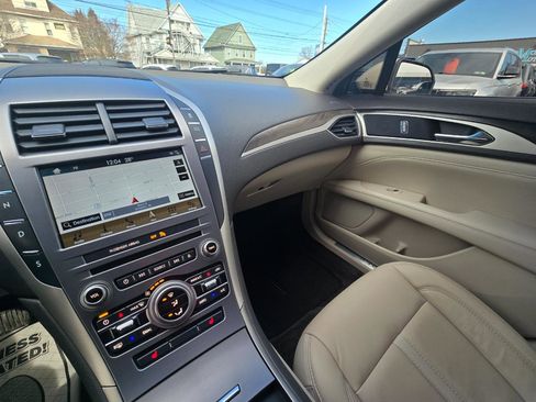 Used 2018 Lincoln MKZ Select w/ Select Plus Package image 12