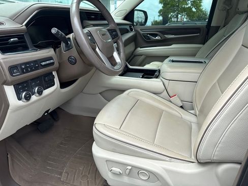 Used 2023 GMC Yukon Denali w/ Denali Reserve Package AWD/4WD image 2
