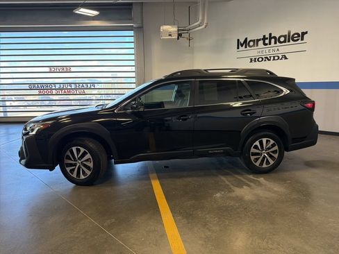 Used 2025 Subaru Outback Premium AWD/4WD image 8