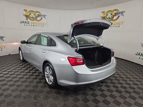 Used 2018 Chevrolet Malibu LT w/ Driver Confidence Package FWD image 29