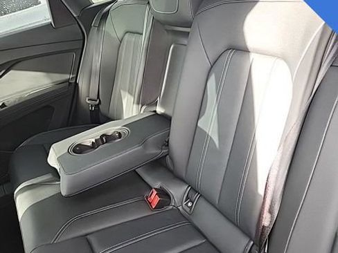 Used 2024 Audi Q4 e-tron Premium Plus w/ Premium Plus image 4