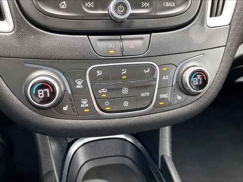 Used 2024 Chevrolet Malibu LT image 32