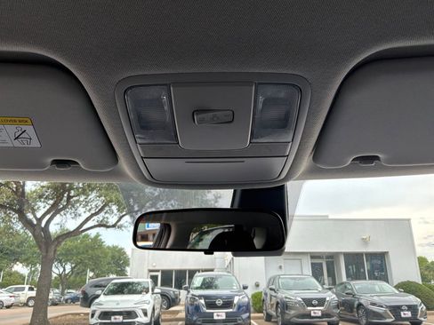 Used 2025 Kia Soul LX w/ LX Technology Package FWD image 14