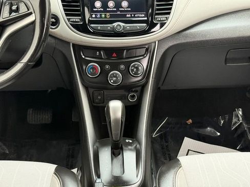 Used 2020 Chevrolet Trax LT w/ LT Convenience Package image 13