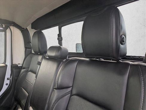 Used 2023 Jeep Gladiator Sport AWD/4WD image 15