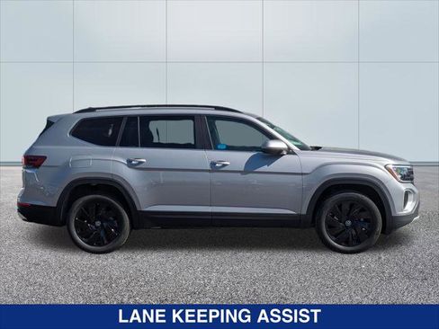 New 2026 Volkswagen Atlas SE FWD image 6