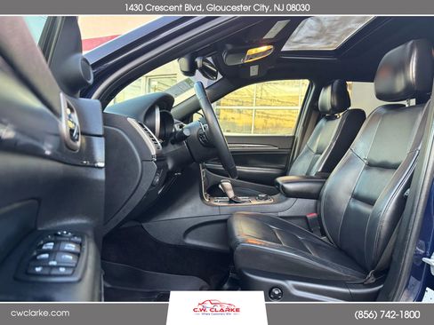 Used 2017 Jeep Grand Cherokee Limited image 12