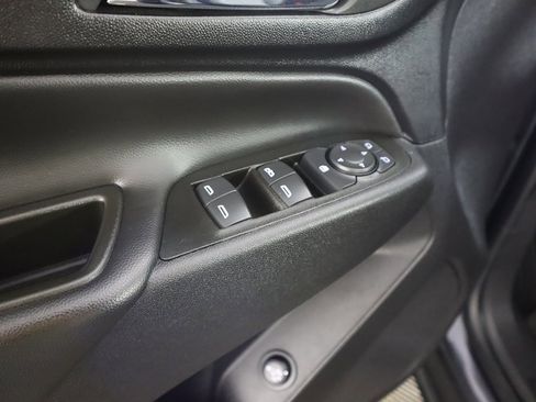 Used 2023 Chevrolet Equinox LT image 36