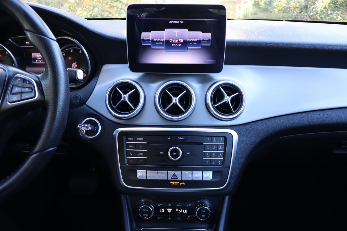 Used 2018 Mercedes-Benz CLA 250 4MATIC image 35