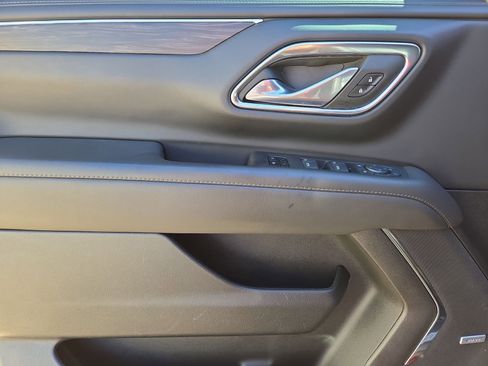 Used 2024 Chevrolet Tahoe Z71 w/ Luxury Package image 15