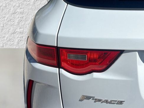 Used 2020 Jaguar F-PACE SVR image 10