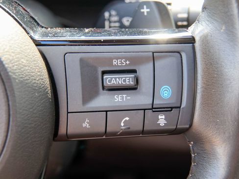 Used 2024 Nissan Rogue SL FWD image 13