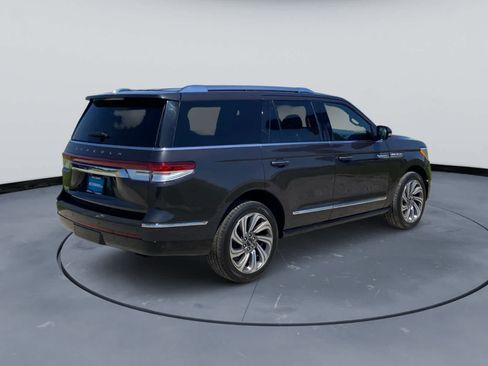 Used 2024 Lincoln Navigator Reserve AWD/4WD image 6