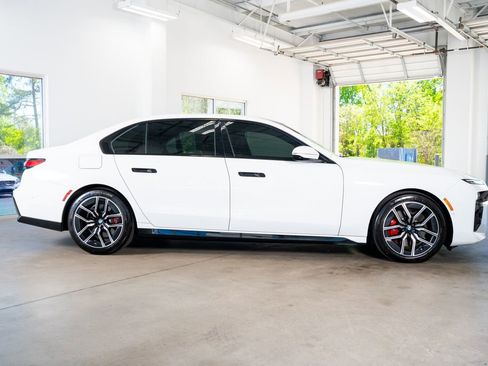 Used 2023 BMW 740i RWD image 5