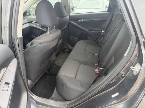 Used 2009 Pontiac Vibe w/ Preferred Package FWD image 23