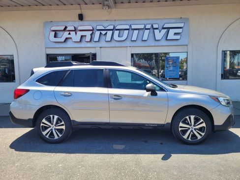 Used 2018 Subaru Outback 2.5i Limited AWD/4WD image 2