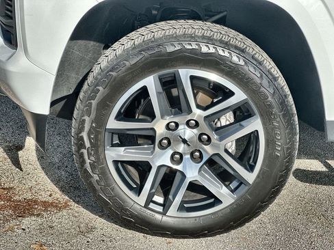 Used 2024 Chevrolet Colorado Z71 w/ Z71 Convenience Package 2 image 33