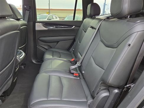 Used 2024 Cadillac XT6 Premium Luxury image 31