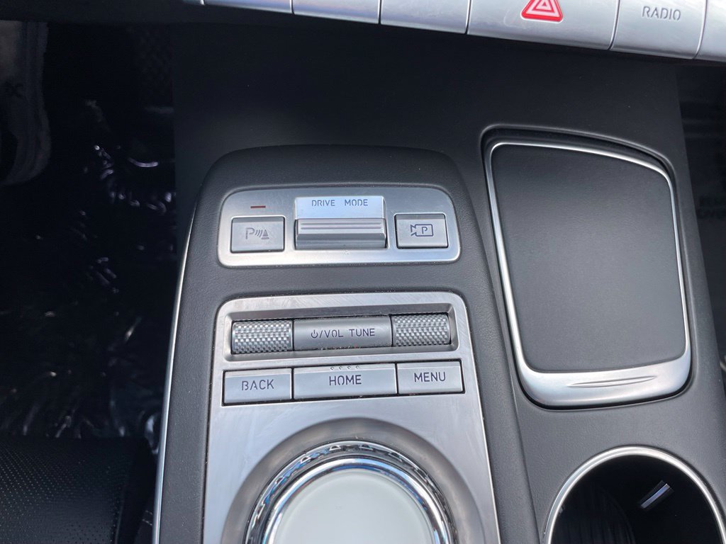 Used 2025 Genesis GV70 2.5T AWD/4WD image 13
