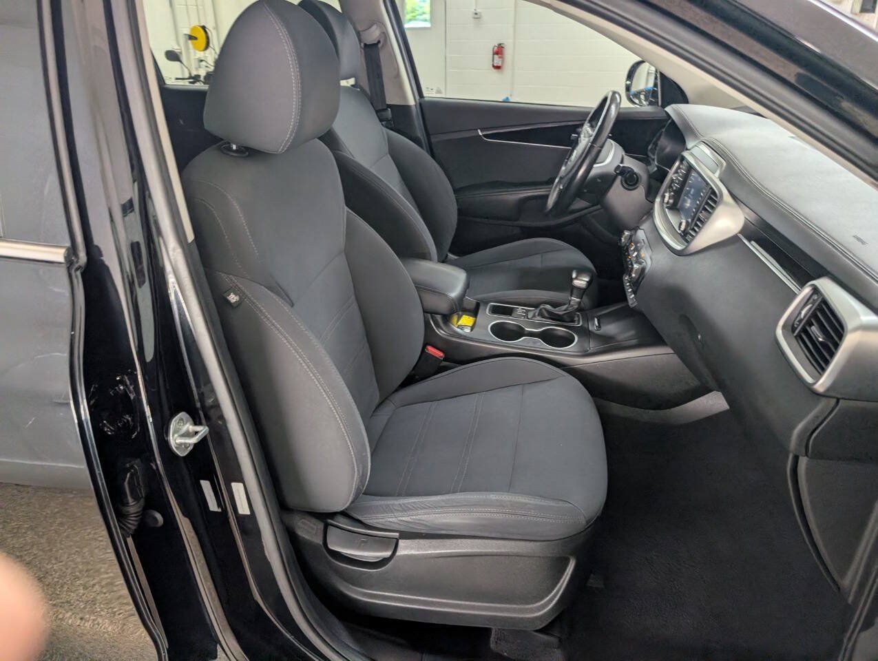 Used 2019 Kia Sorento AWD image 19
