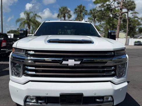 Used 2022 Chevrolet Silverado 2500 High Country w/ Z71 Off-Road Package AWD/4WD image 2
