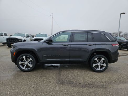 New 2026 Jeep Grand Cherokee Limited RWD image 6