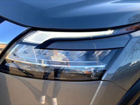 Used 2022 Nissan Pathfinder Platinum w/ Cargo Package image 27