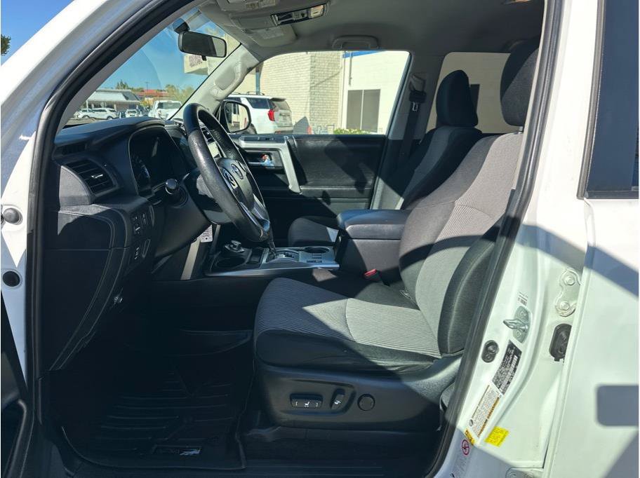 Used 2015 Toyota 4Runner SR5 AWD/4WD image 19