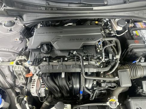 Used 2023 Hyundai Elantra SEL w/ Convenience Package FWD image 9