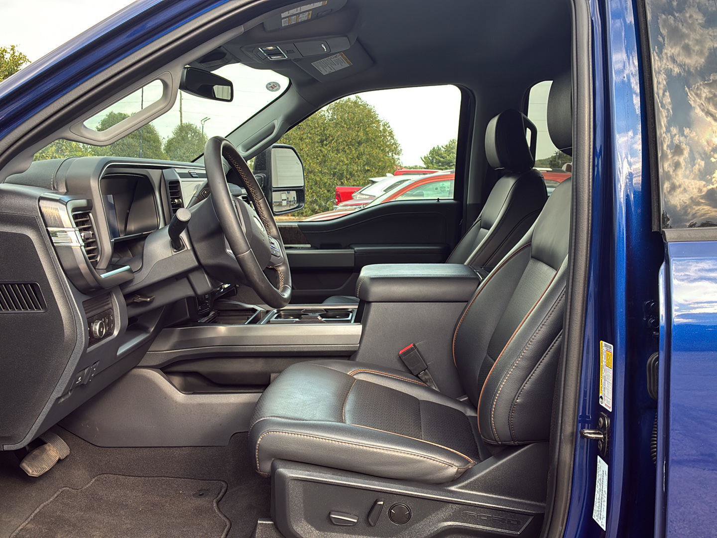 Used 2026 Ford F350 Lariat w/ Lariat Premium Package AWD/4WD image 12