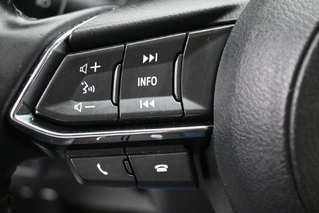 Used 2018 MAZDA CX-5 Touring w/ Preferred Equipment Package FWD image 17