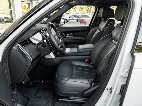 Used 2024 Land Rover Range Rover SV image 14