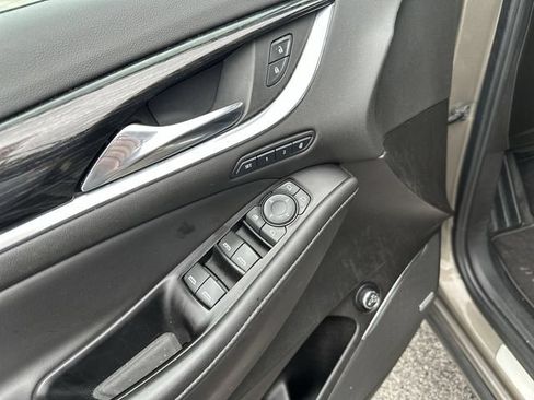Used 2020 Buick Enclave Avenir w/ Avenir Technology Package FWD image 17