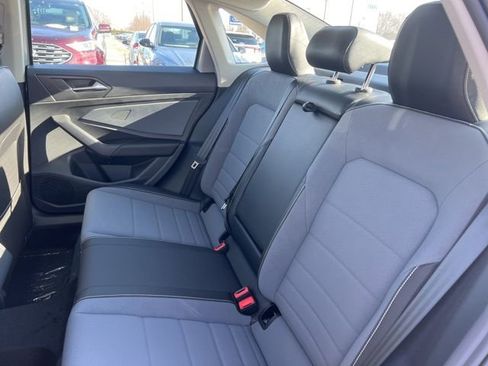 New 2026 Volkswagen Jetta SE image 8