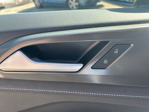 New 2026 Volkswagen Taos SE image 43