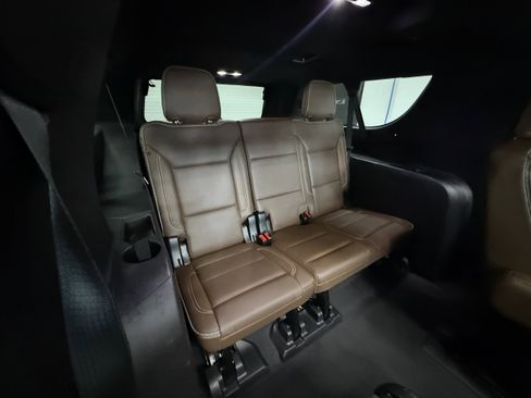 Used 2021 Chevrolet Suburban High Country AWD/4WD image 29