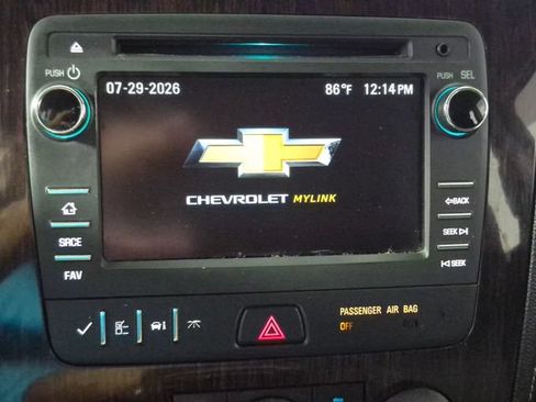 Used 2017 Chevrolet Traverse LT w/ Style and Technology Package FWD image 21