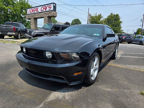 Used 2010 Ford Mustang GT RWD image 7