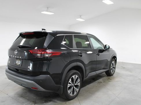 Used 2023 Nissan Rogue SV FWD image 9
