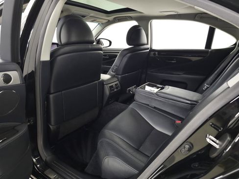 Used 2014 Lexus LS 460 AWD w/ Comfort Package image 32