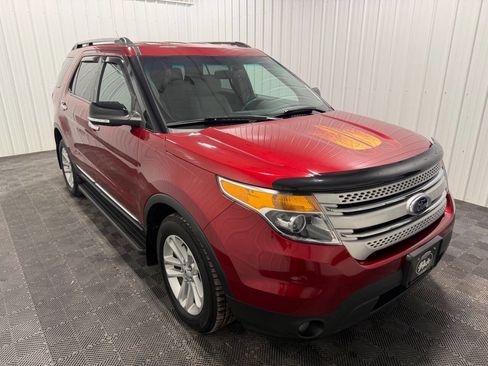 Used 2014 Ford Explorer XLT w/ Equipment Group 201A image 3
