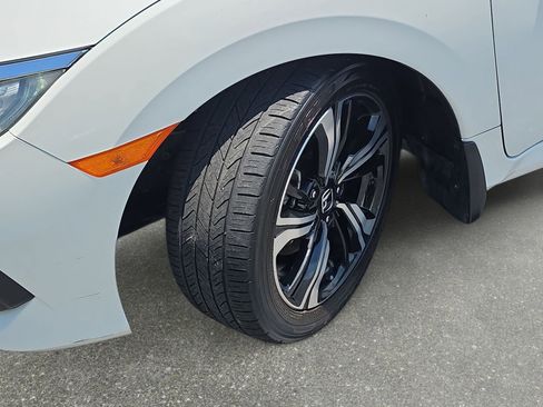 Used 2017 Honda Civic Touring image 31
